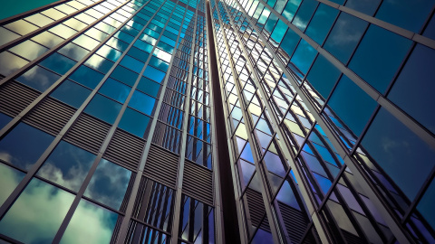 Fotografía de un edificio de varias plantas.