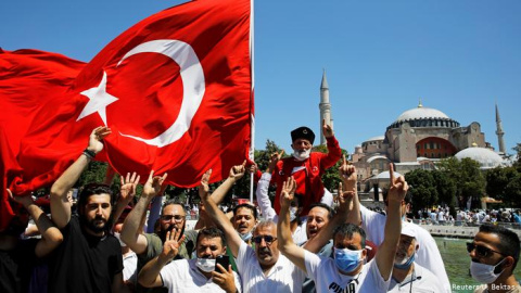 Imagen de Los Lobos Grises en Estambul.