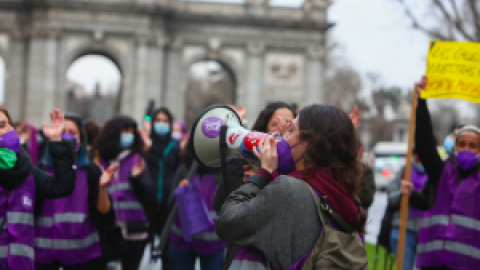 El feminismo sale a la calle en Madrid pese a la prohibición: "No nos callarán"