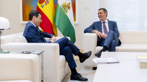 El presidente del Gobierno, Pedro Sánchez y el presidente de la Junta de Andalucía, Juan Manuel Moreno Bonilla.