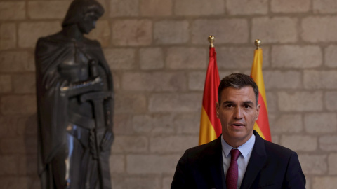 El presidente del Gobierno, Pedro Sánchez, comparece ante los medios tras su reunión con el president de la Generalitat, Pere Aragonès.