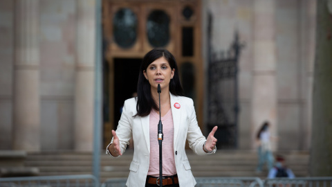 La secretaria general adjunta y portavoz de ERC, Marta Vilalta, interviene ante los medios.