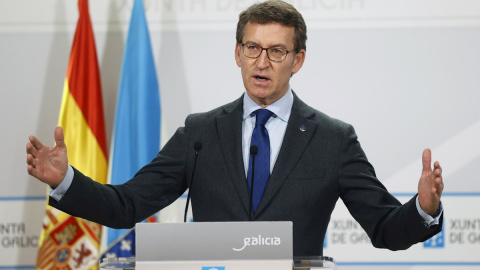 El presidente de la Xunta, Alberto Núñez Feijóo, durante la rueda de prensa que ofreció tras la reunión del consello, esta mañana en Santiago de Compostela.