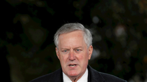 Fotografía tomada el pasado 25 de octubre en la que se registró al jefe de gabinete de la Casa Blanca, Mark Meadows, en Washington DC (EE.UU.)