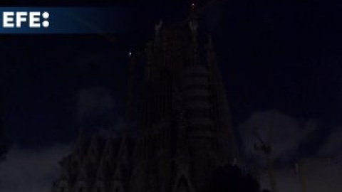 La Sagrada Familia se apaga en Barcelona para sumarse a la Hora del Planeta