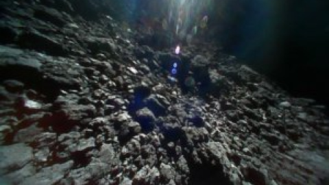 Robots saltarines sobre un asteroide