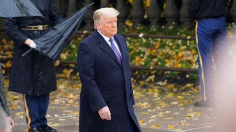 El presidente de los EEUU, Donald J. Trump, después de que él y la primera dama Melania Trump participaron en la celebración del Día Nacional de los Veteranos.