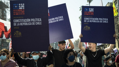 Imagen de agosto de 2022 de una manifestación en apoyo a la nueva Constitución de Chile.