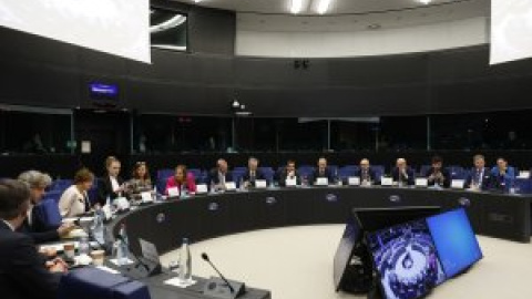 El Parlamento Europeo destituye a la vicepresidenta Eva Kaili, acusada de corrupción por el 'Catargate'