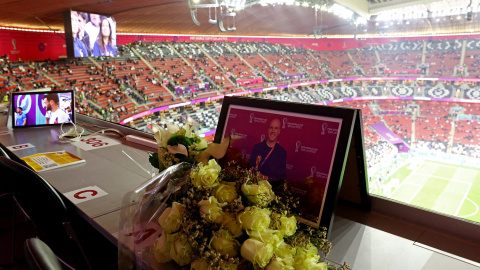 Homenaje al periodista estadounidense Grant Wahl en el estadio Al Bayt de Catar, a 10 de diciembre de 2022.