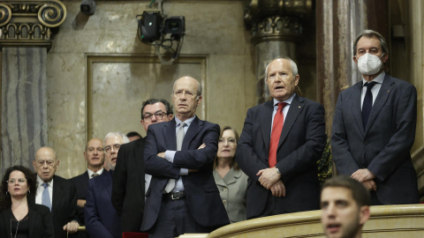 Els expresidents José Montilla i Artur Mas, i al fons, Jordi Pujol, al ple commemoratiu.