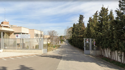 Entrada del colecio Montearagón, gestionado por el Opus Dei, en Zaragoza.