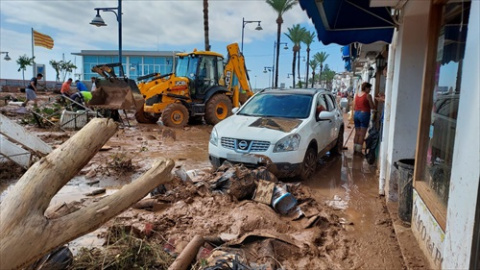 02/09/2021 Vehículos destrozados tras el paso de un temporal de lluvia en Alcanar, Tarragona, Catalunya, (España). Hasta 78 litros por metro cuadrado han caído este miércoles en poco más de media hora en las poblaciones del sur de Tarragona, un tempo