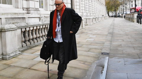 Dominic Cummings llega al nº 10 de Downing Street en Londres. - EFE