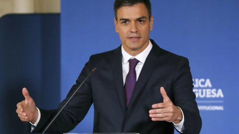 02/07/2018.- El presidente del Gobierno español, Pedro Sánchez, durante la rueda de prensa ofrecida hoy en Lisboa con el primer ministro portugués, Antonio Costa, tras mantener una reunión bilateral .EFE/Ballesteros