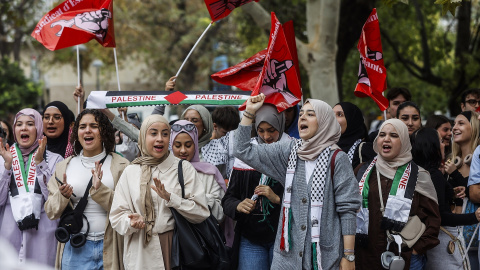 Estudiantes se reúnen durante una concentración en defensa del pueblo palestino, a 26 de octubre de 2023, en Valencia, Comunidad Valenciana (España).