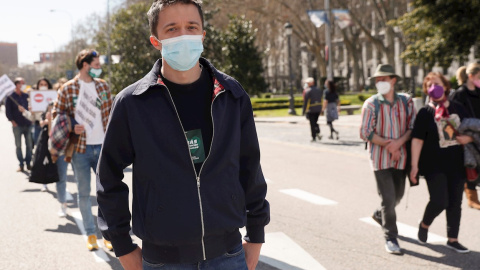 El portavoz de Más País, Íñigo Errejón, en una protesta contra la gestión sanitaria de Díaz Ayuso en Madrid.