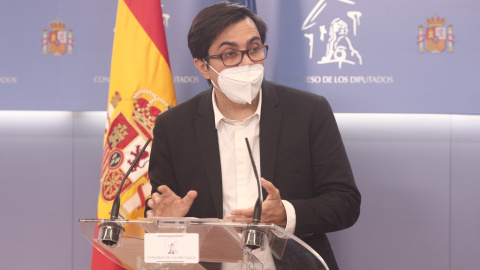 El secretario primero del Congreso de los Diputados, Gerardo Pisarello, en una rueda de prensa tras la reunión de la Mesa del Congreso, en Madrid. Imagen de Archivo.