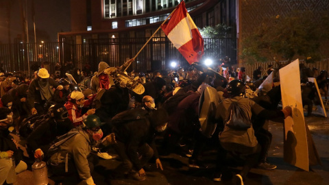 Imagen de las protestas callejeras en Perú contra el nuevo presidente, Manuel Merino.