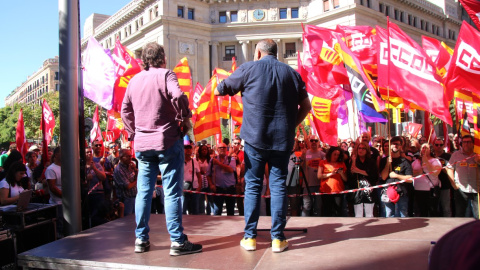 26/09/2024 - La concentració d'UGT i CCOO de Catalunya davant la seu de Foment del Treball.