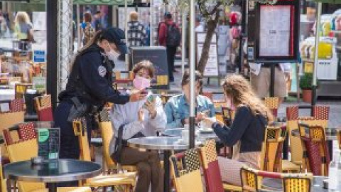 De un bar en Francia a una piscina en Italia: el pase sanitario se impone en Europa con excepción en España