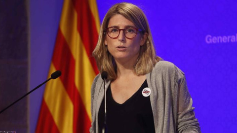 La consellera de Presidència i portaveu del Govern, Elsa Artadi, en roda de premsa aquest dimarts, 3 de juliol. EFE / Toni Albir.