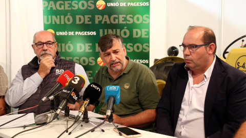 Jaume Pedrós, Joan Caball i Néstor Serra durant la roda de premsa d'UP de balanç de l'any agrari a la Fira de Sant Miquel de Lleida