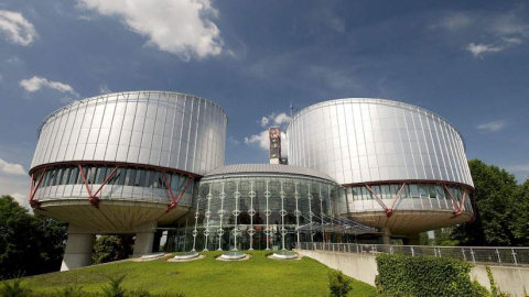 Fachada de la sede del Tribunal Europeo de Derechos Humanos (TEDH), con sede en Estrasburgo (Francia). (Michel Christen / EFE)