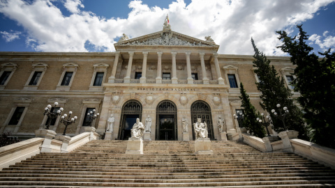 Fachada de la Biblioteca Nacional de España (BNE) en una imagen de archivo tomada el 9 de junio de 2020.