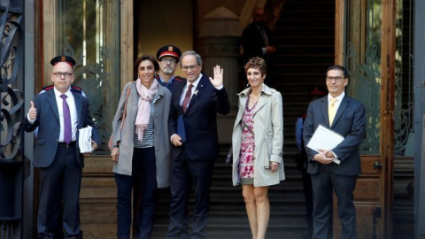 El president de la Generalitat de Catalunya, Quim Torra, a les portes de la seu del Tribunal Superior de Justícia de Catalunya, acompanyat dels seus advocats. CCMA