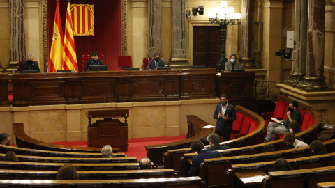 Hemicicle del Parlament durant la intervenció del conseller Chakir el Homrani durant el ple del 18 de novembre de 2020.