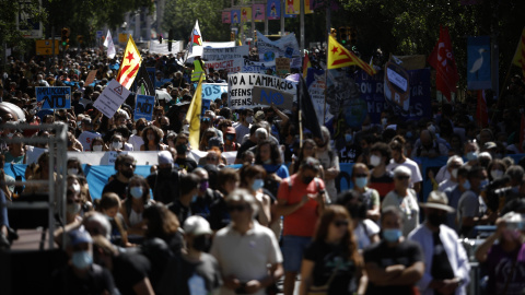 19/09/2021 Miles de personas se manifiestan contra la ampliación de El Prat