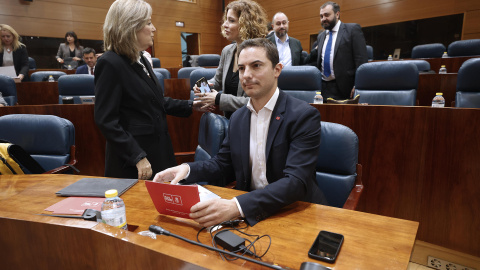 El secretario general del PSOE en Madrid, Juan Lobato, fotografiado durante el pleno de la Asamblea de Madrid este jueves