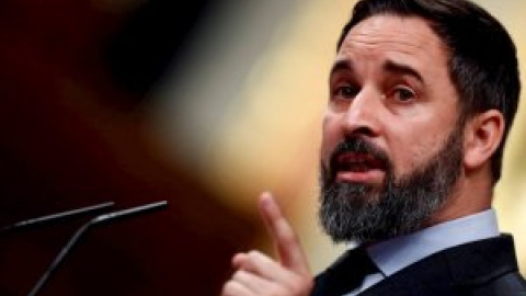 "Hay más letras ahí que en su currículum": los tuiteros se carcajean con el nuevo insulto de Abascal al Gobierno