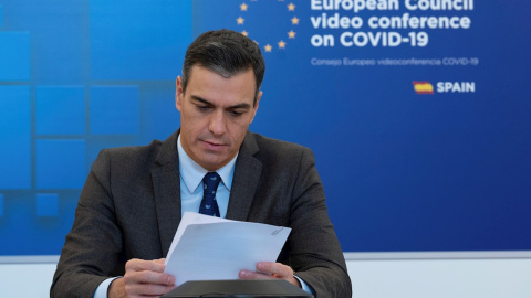 19/11/2020.-El presidente del gobierno Pedro Sánchez, durante la celebración del Consejo Europeo telemático, desde el palacio de La Moncloa.