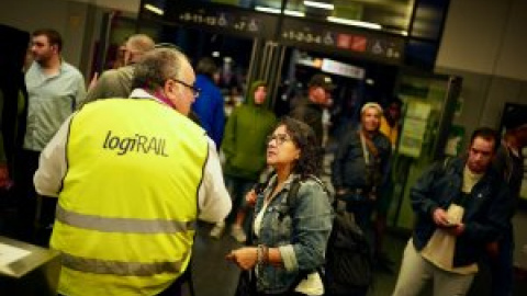 Confusió, desconcert i resignació el primer dia de tall ferroviari entre Tarragona i Barcelona