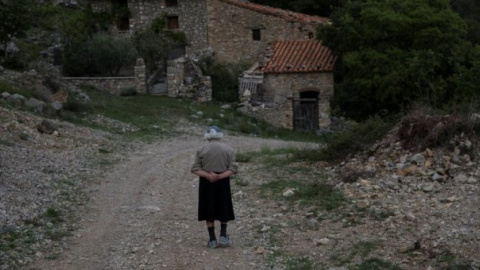 Foto de la última aldeana de La Estrella (Teruel).