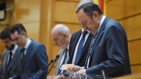 La mesa del Senado durante el recuento de los votos en el Senado. EFE/Fernando Villar