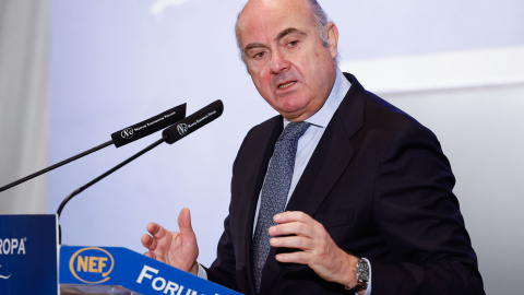 El vicepresidente del Banco Central Europeo, Luis de Guindos, durante su intervención en un desayuno informativo de la tribuna Fórum Europa, en Madrid. EFE/ Chema Moya