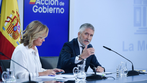 Fernando Grande-Marlaska y Pilar Alegría, durante la rueda de prensa ofrecida en Moncloa este martes tras el Consejo de Ministros.