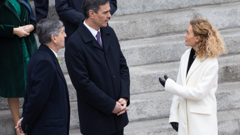 El presidente del Tribunal Constitucional, Pedro González-Trevijano; el presidente del Gobierno, Pedro Sánchez y la presidenta del Congreso, Meritxell Batet