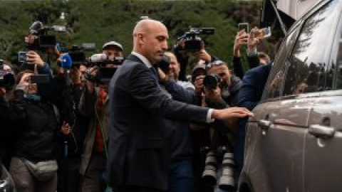 Rubiales deberá comparecer una vez al mes y pedir permiso para viajar al extranjero por el caso de la Supercopa