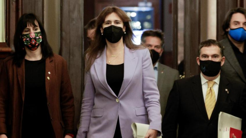 Aurora Madaula, Laura Borràs, Jaume Alonso-Cuevillas i Francesc de Dalmases, en una imatge d'arxiu al Parlament.