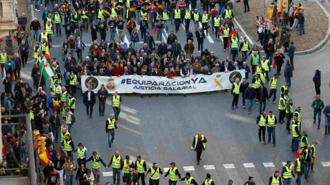 Imagen aérea de la "cápsula de seguridad" que se acordonó en torno a la cabecera de políticos en la manifestación de Jusapol en Barcelona, narrada a 'Público' por uno de sus integrantes en el artículo anterior.