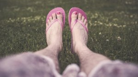 Abusar de las chanclas en verano puede provocar fascitis y tendinopatías