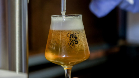 13/06/2022. Una cerveza rubia de grifo tirada en copa de cristal durante el Gran Festival de la Cultura Cervecera de España, en la Feria de Madrid IFEMA, a 28 de mayo de 2022.