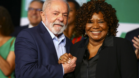 Imagen de Lula da Silva y Margareth Menezes durante el anuncio de los ministros del próximo Gobierno de Brasil.