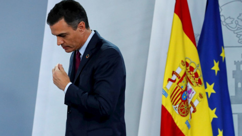 El presidente del Gobierno, Pedro Sánchez, tras una rueda de prensa ofrecida esta tarde en el Palacio de La Moncloa.