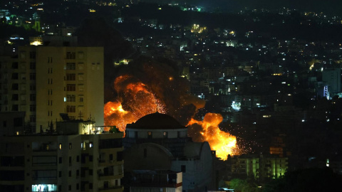 Suburbios de Beirut viven su noche "más violenta" con 30 bombardeos, según agencia estatal