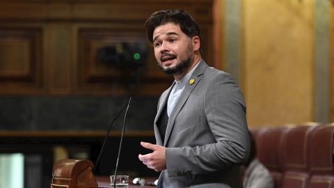 17/11/2020.- El portavoz de ERC Gabriel Rufián interviene durante el pleno del Congreso de los Diputados, este martes en Madrid. EFE/ Fernando Villar